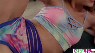 Kecil langkah kakak dan dia ketat kawan telah stepbro mendapatkan yang tak terduga kesalahan yg bodoh untuk mereka