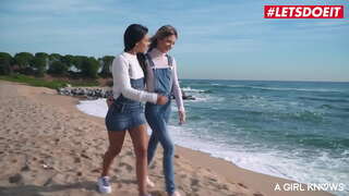 LETSDOEIT - #Apolonia Lapiedra Sexiga Flickor Går Vild På Deras Nya Hus