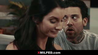 Hustrun och Pervers Detektiv - XMILFED.com