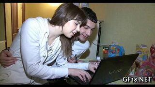 Söta utseende tonåring skönhet tar hårt 10-pundiga