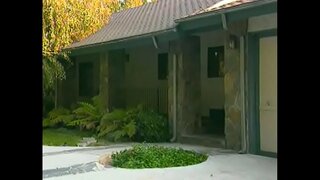 ���ૂંકા વાળ યુવાન ચિક moans જ્યારે સવારી મોટી ગાંડ દ્વારા તેના asshole પ્રથમ સમયે