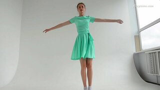 Super gymnast flexibel ballerina babe Alla