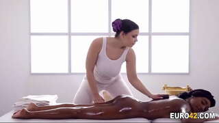 Jag älskar min lesbiskt massör är stora boobs