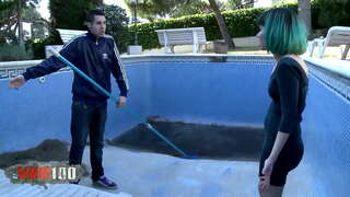 ���ીન ઇમો સાથે લીલા વાળ ઊંડા fucked અને ચહેરા પર કમ