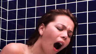 I Badet, Hon Bad om Kuk i Röven!!!